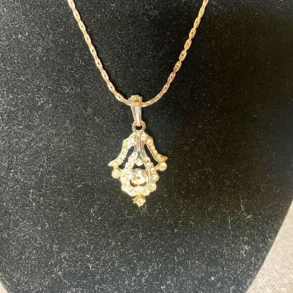 Vintage Clear Rhinestone Pendant Necklace, in Silver, Unmarked - Picture 3 of 4